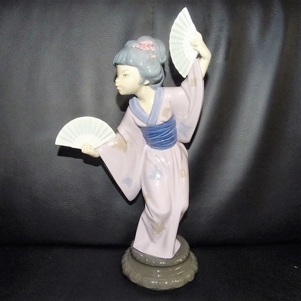 Lladró - spanische Porzellanfigur: Japanerin mit Fächer - neu