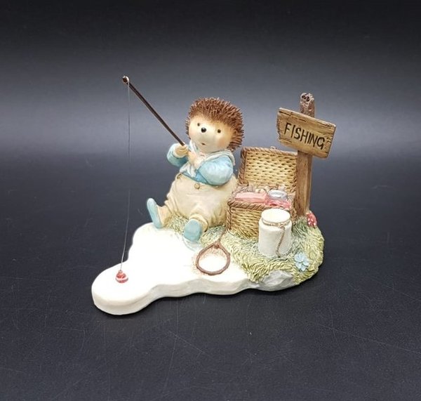 Villeroy & Boch Foxwood Tales Figur Sports at Foxwood: Willy Hedgehog Fishing / Angler